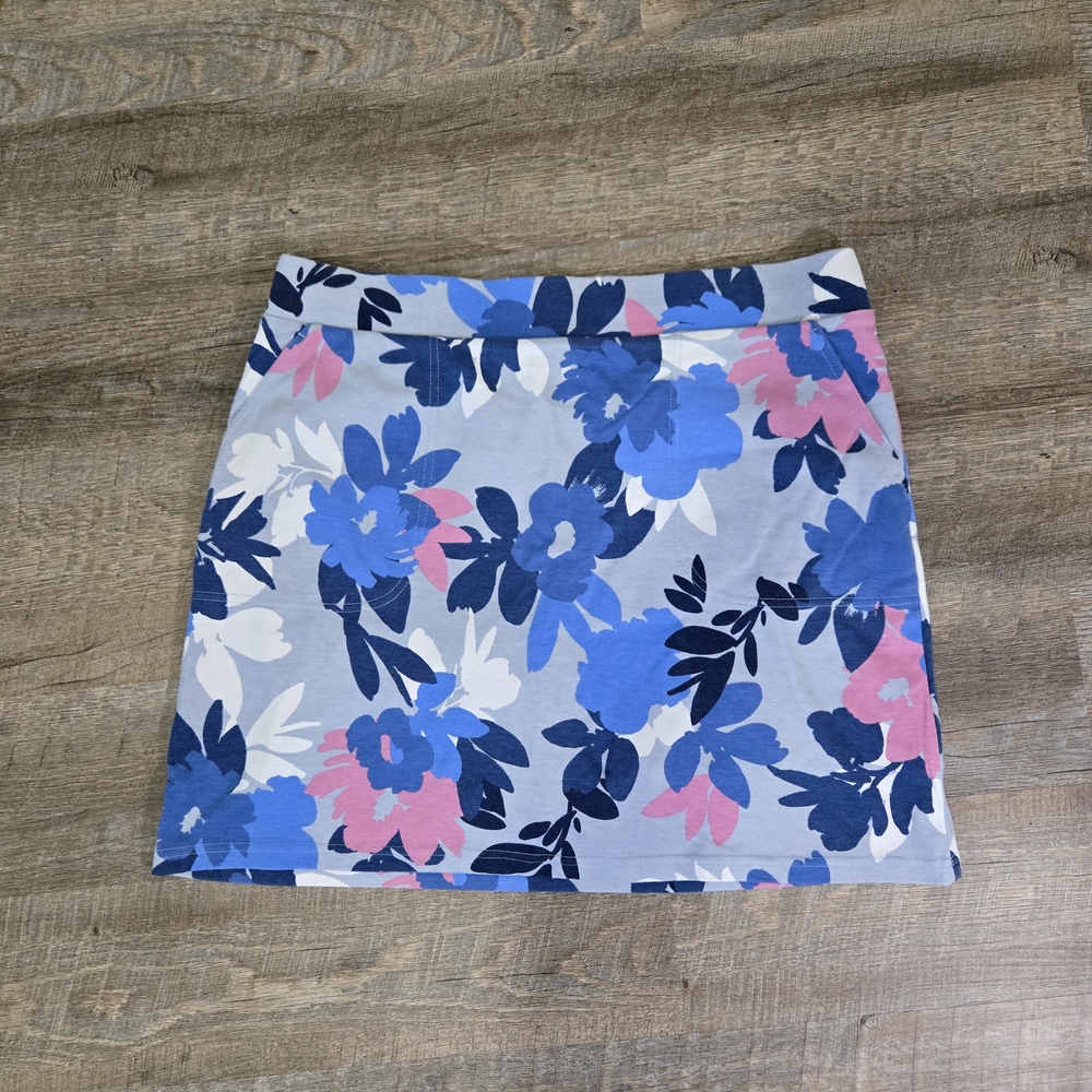 Croft & Barrow Blue and Pink Floral Skort with Pockets